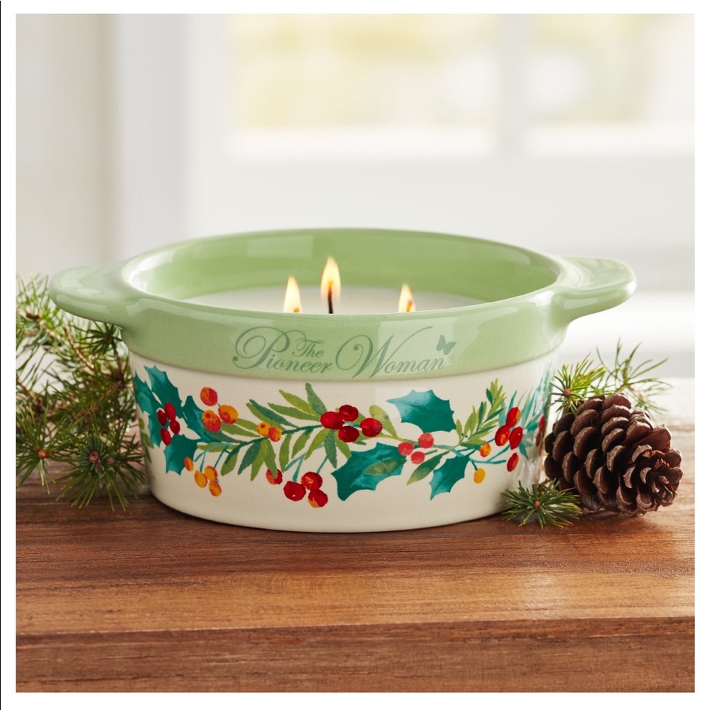 The Pioneer Woman 8 oz Ceramic Cocotte Fir Tree Candle